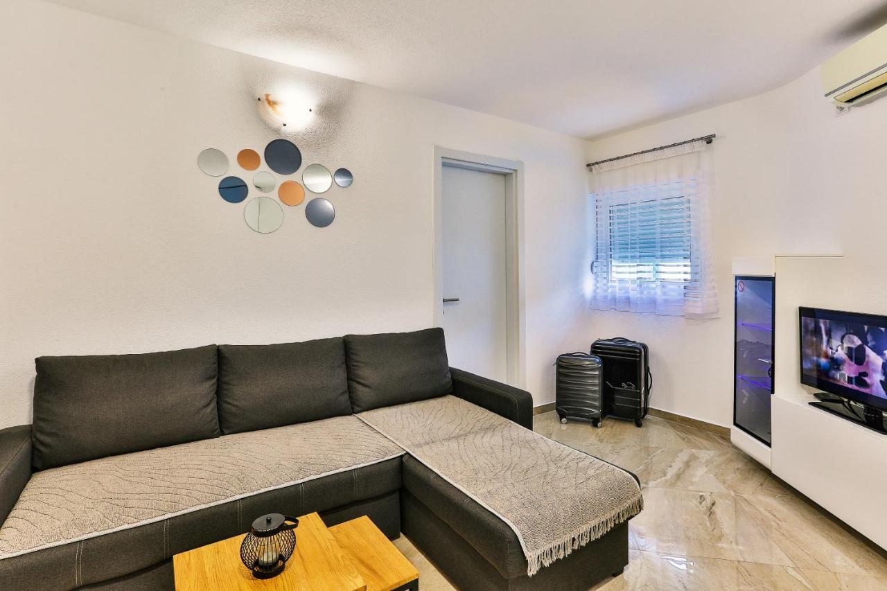 Zara Apartment Будва Екстер'єр фото