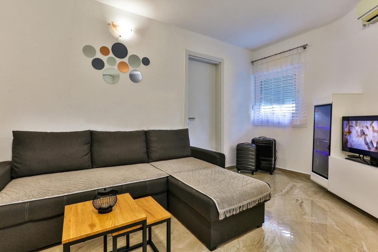 Zara Apartment Будва Екстер'єр фото